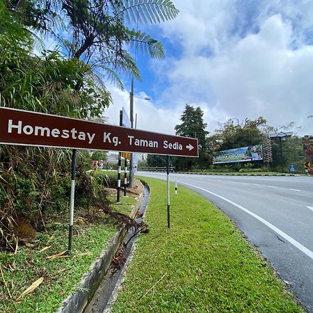 Aiza Homestay Opposite Abang Strawberry Taman Sedia Tanah Rata Eksteriør bilde