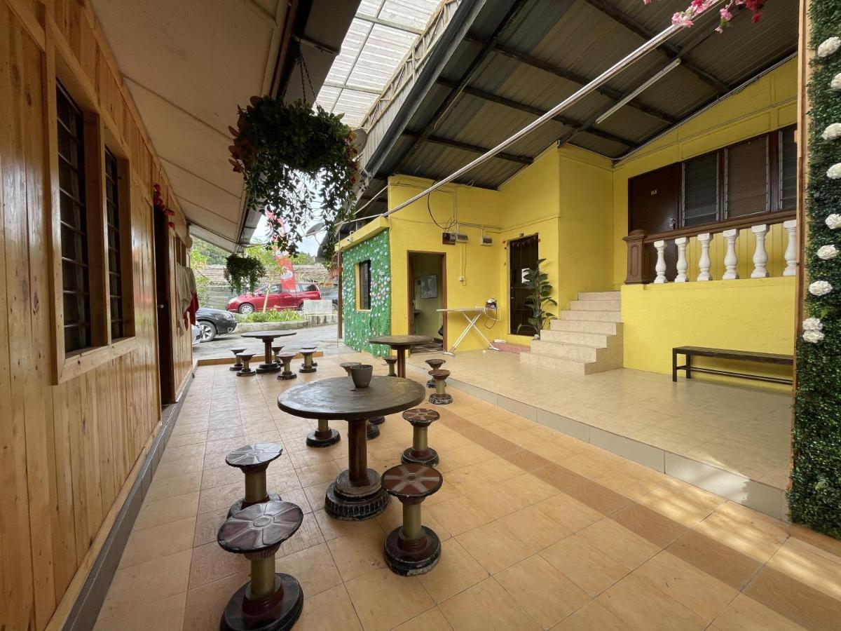 Aiza Homestay Opposite Abang Strawberry Taman Sedia Tanah Rata Eksteriør bilde