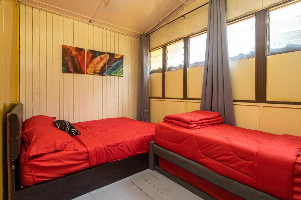 Aiza Homestay Opposite Abang Strawberry Taman Sedia Tanah Rata Eksteriør bilde