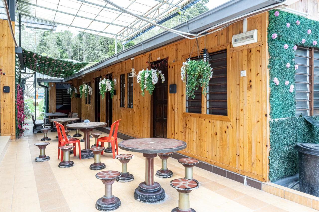Aiza Homestay Opposite Abang Strawberry Taman Sedia Tanah Rata Eksteriør bilde